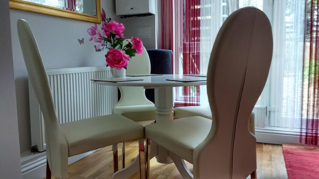 Hammersmith Apartment เบรนท์ฟอร์ด ภายนอก รูปภาพ