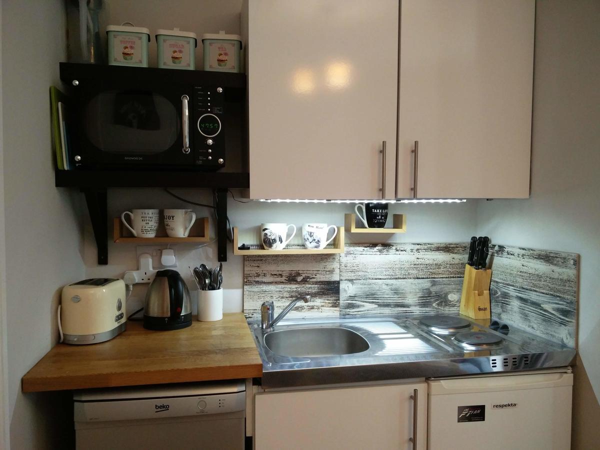 Hammersmith Apartment เบรนท์ฟอร์ด ภายนอก รูปภาพ
